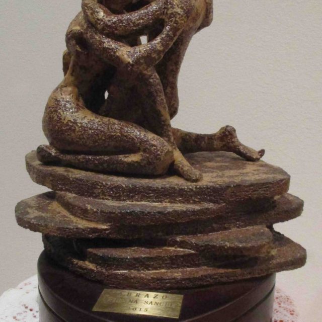 Escultura Abrazo Cristina Sánchez